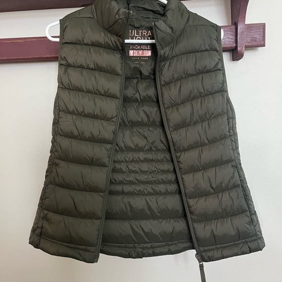 Love Tree Dark Green Women's Quilted Vest - Picture 1 of 3